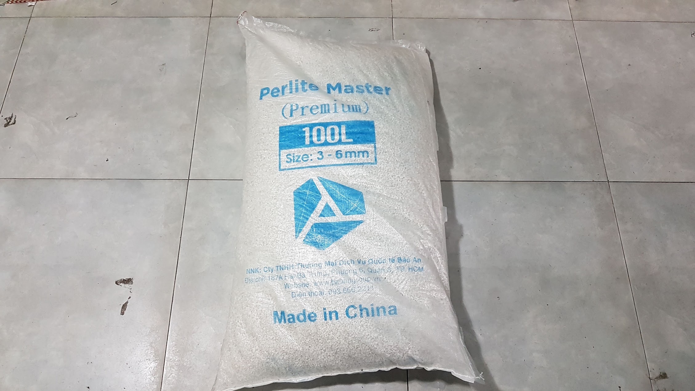 Đá Perlite Master size 3-6mm bao xanh dương 100lit (bao tầm trung bình 10kg)