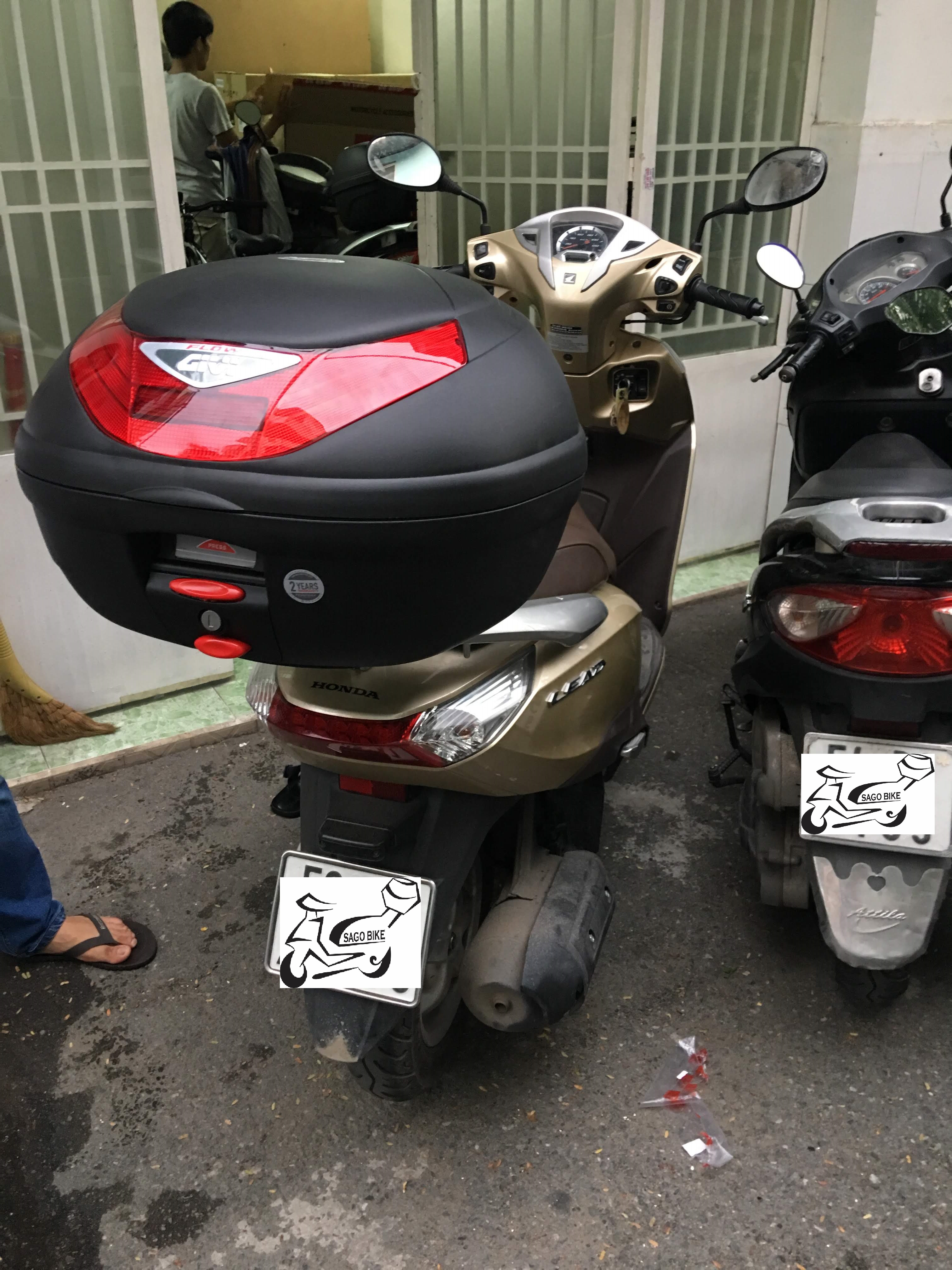 [HCM]Thùng givi E350N kèm đế lắp cho xe Lead