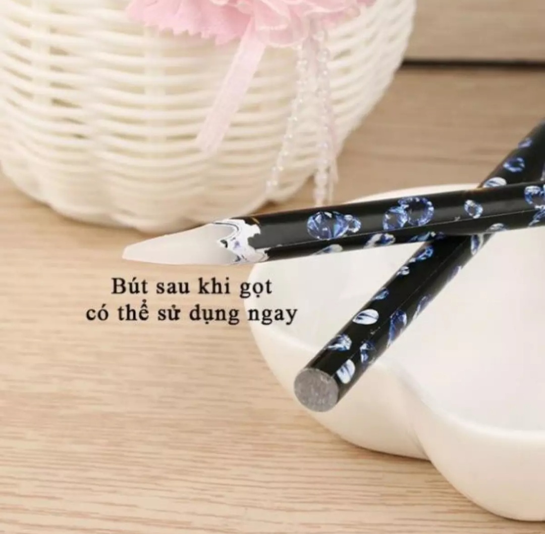 Bút sáp đính đá 10k/ cây