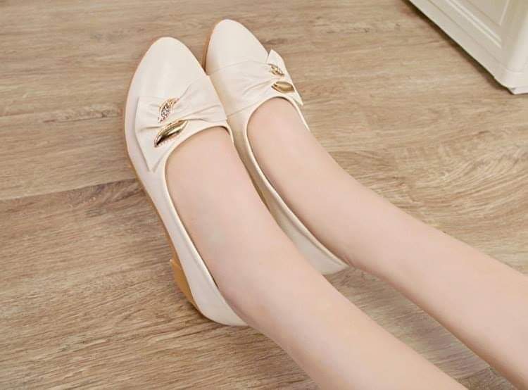 Giày bít mũi da mềm đế xuồng cao 3cm