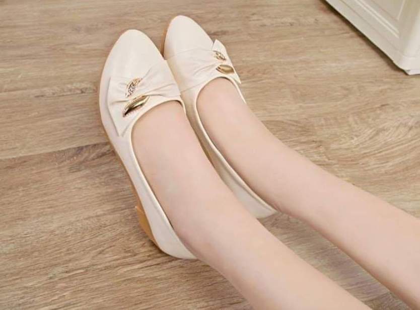 Giày bít mũi da mềm đế xuồng cao 3cm giá rẻ