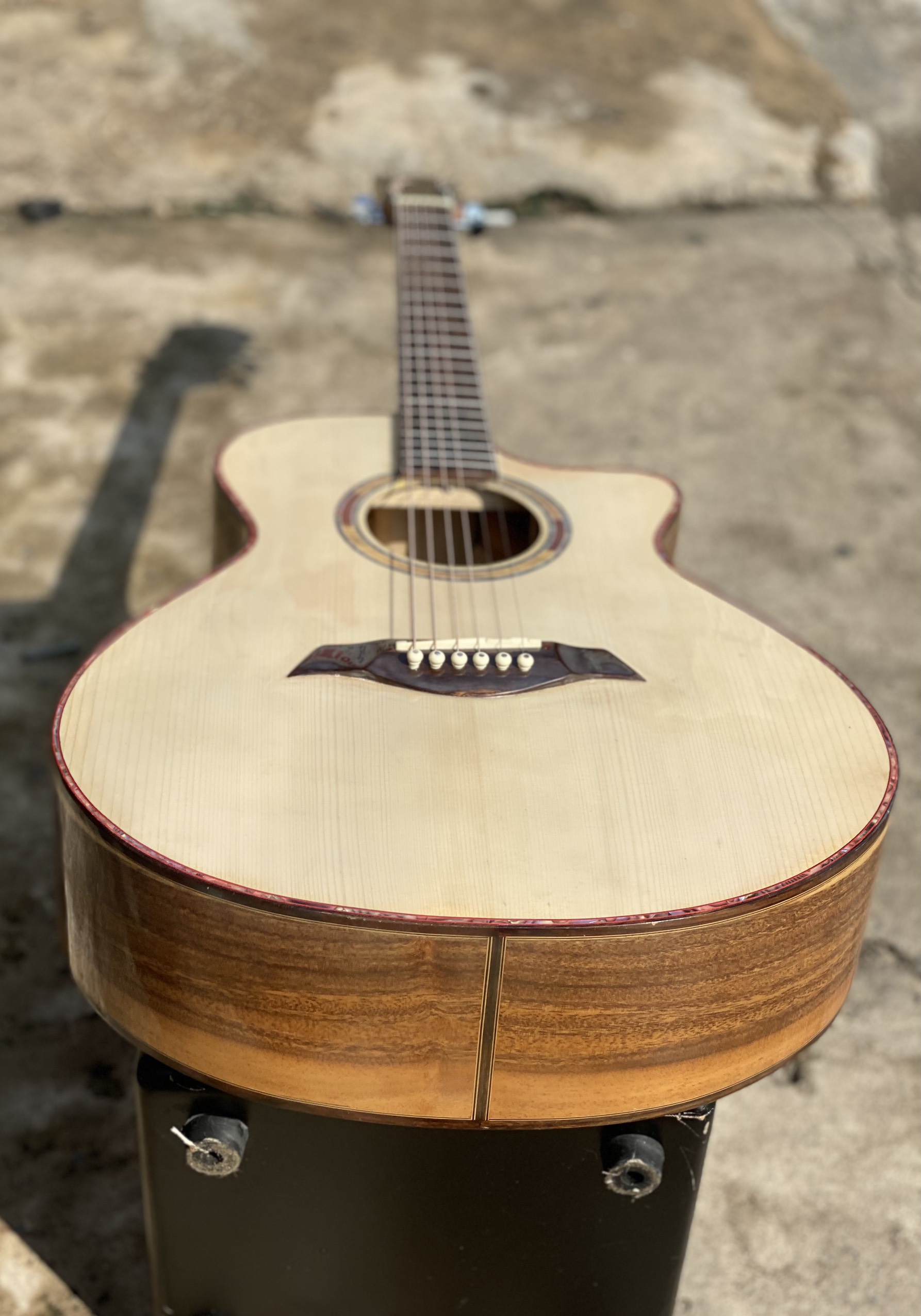 Đàn guitar acoustic gỗ điệp nguyên tấm