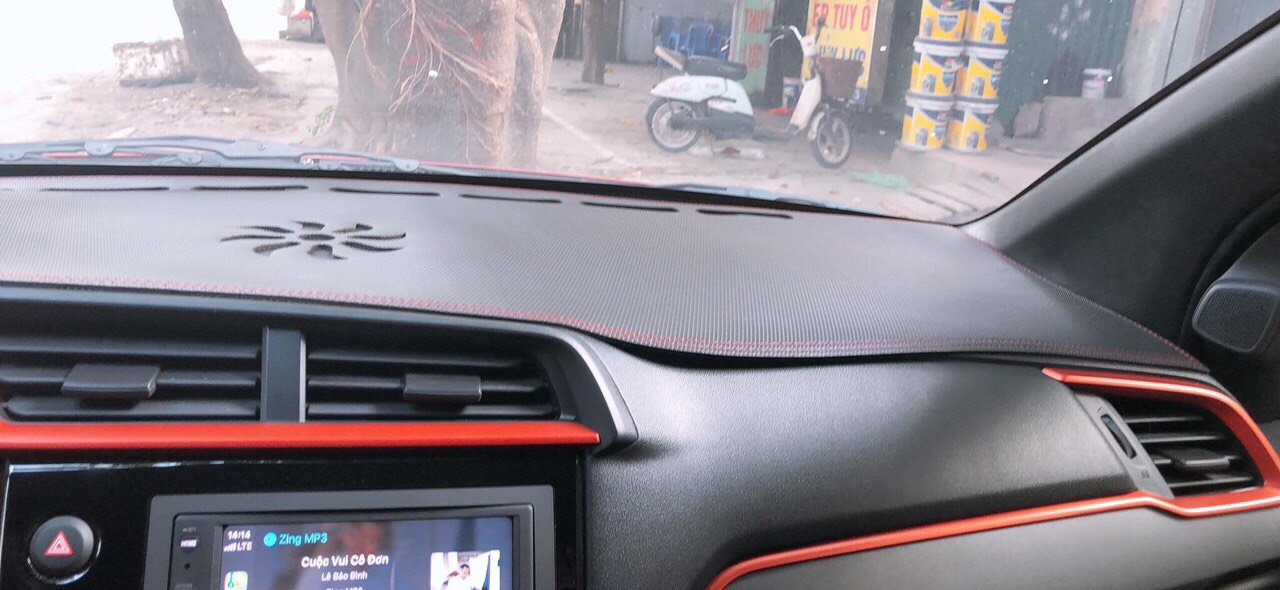Thảm Taplo Da Vân Carbon Cao Cấp Honda Brio