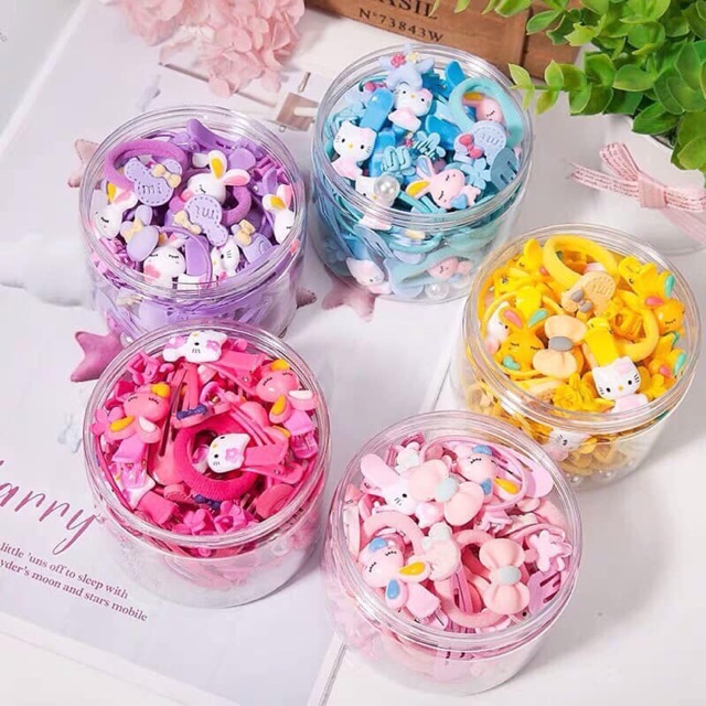Hộp buộc tóc 50 chi tiết cho bé gái ( màu ngẫu nhiên )