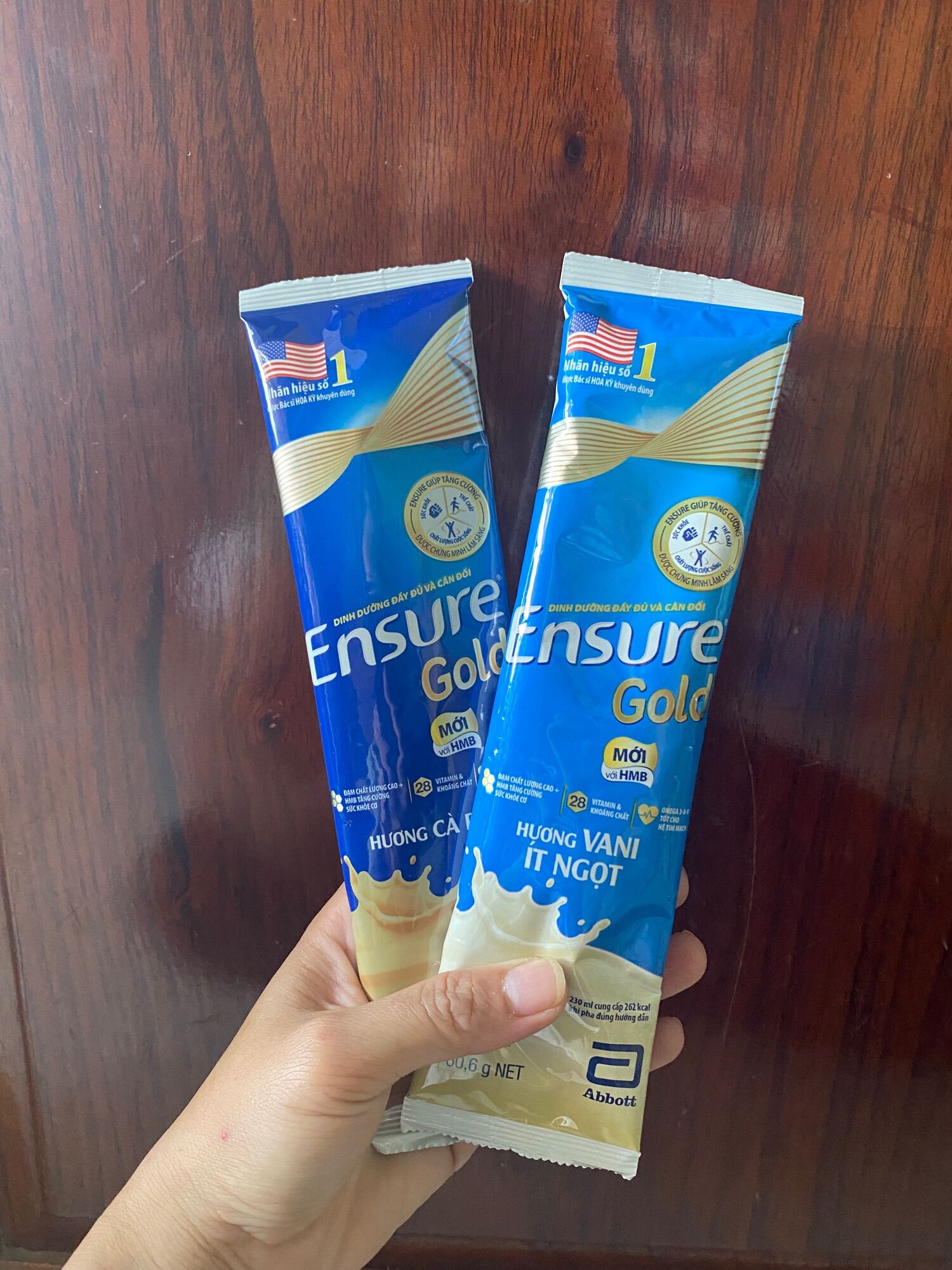 Combo 9 gói Sữa bột Ensure gói (vị ngẫu nhiên vani va vani it ngot) 60,6g