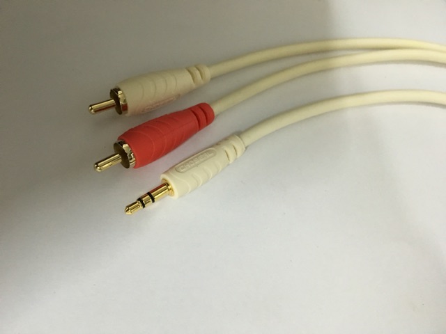 Dây loa 3,5mm ra 2 đầu AV ( 5m) CHOSEAL