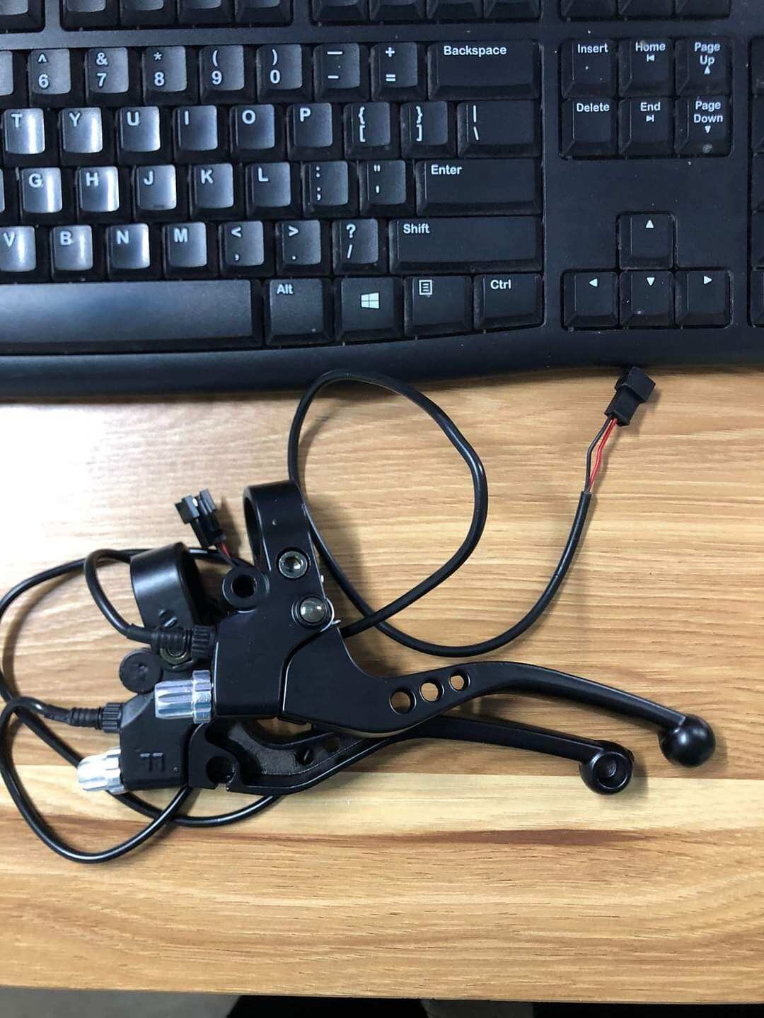 Tay phanh 3 lỗ xe điện ( 1 bộ )