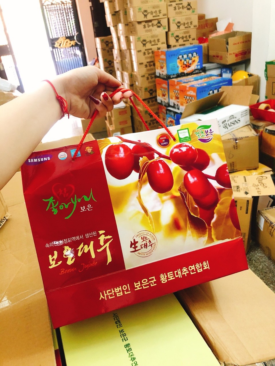 Táo đỏ hàn quốc cao cấp hộp 1kg