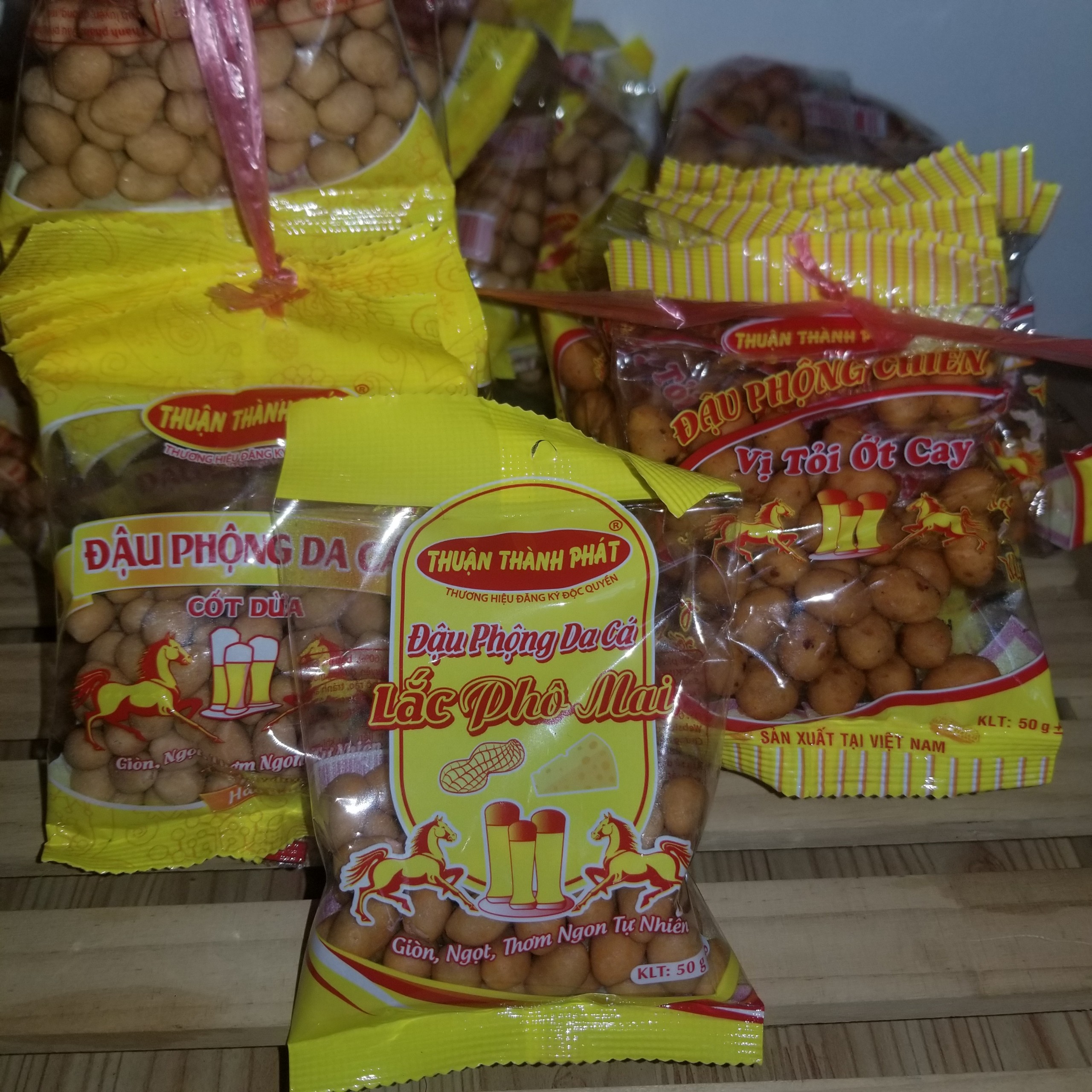 Combo 10 bịch ( túi ) đậu tỏi ớt, nui chiên, hương dương, đậu muối các loại... an toàn thực phẩm