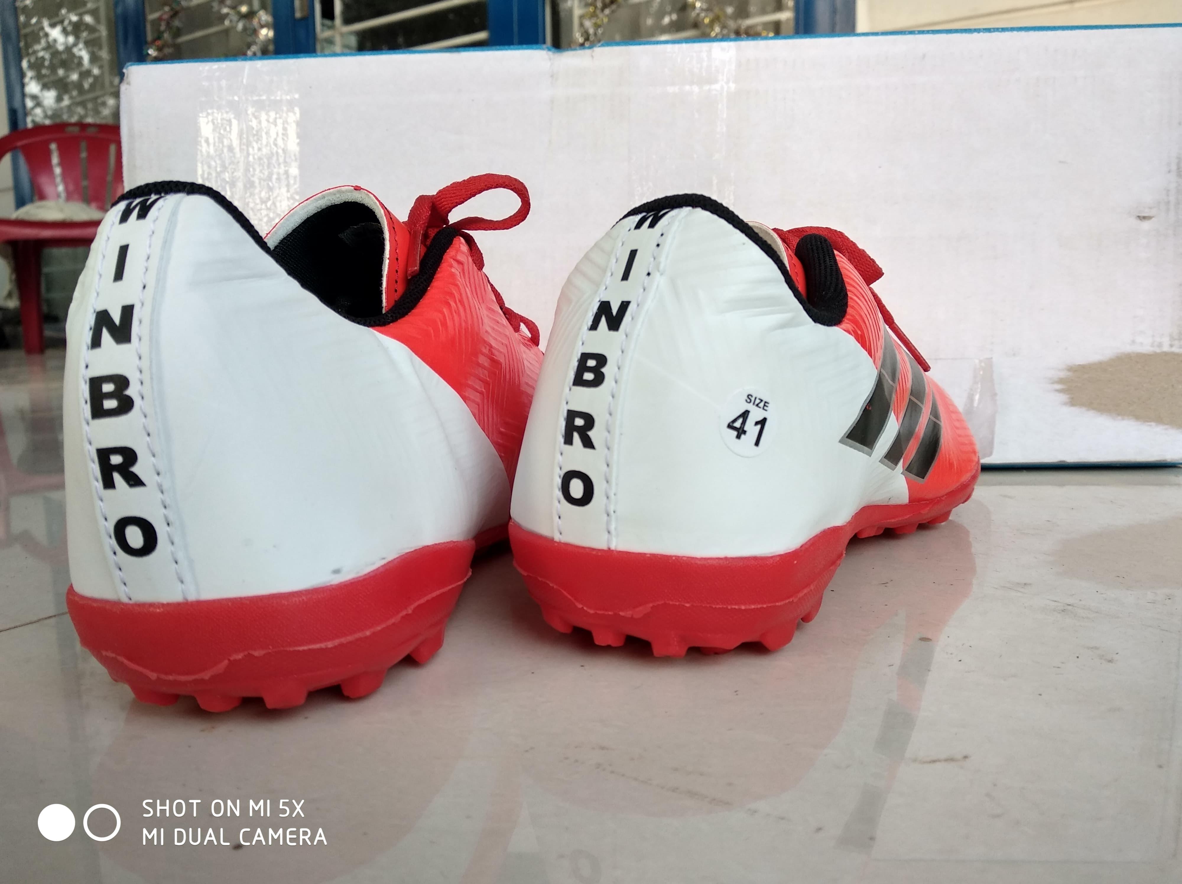 Giày bóng đá winbro giá rẻ - đẹp 2019 ( Tặng 1 đôi vớ)