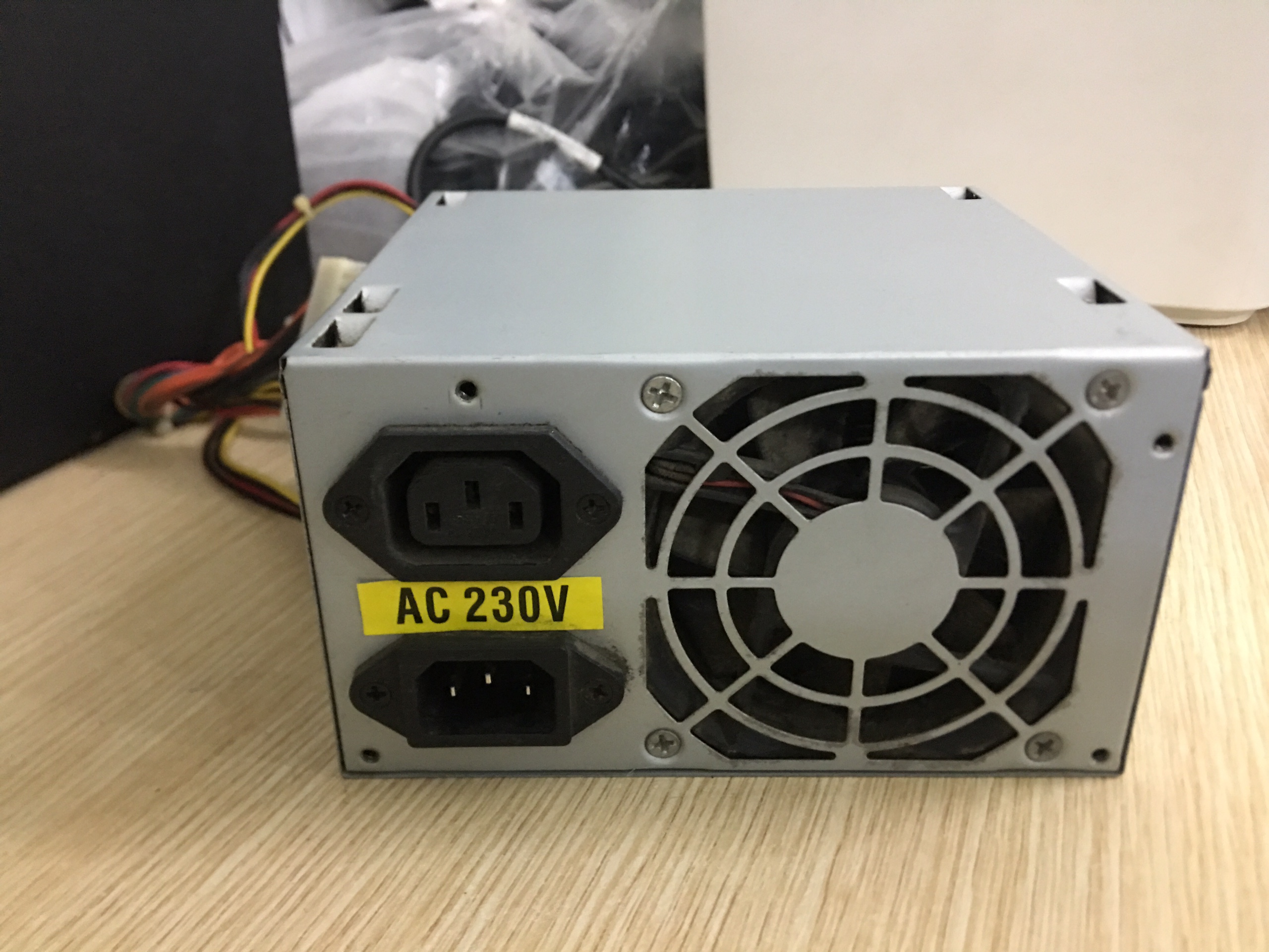 Nguồn máy tính thường bóc case máy tính cũ