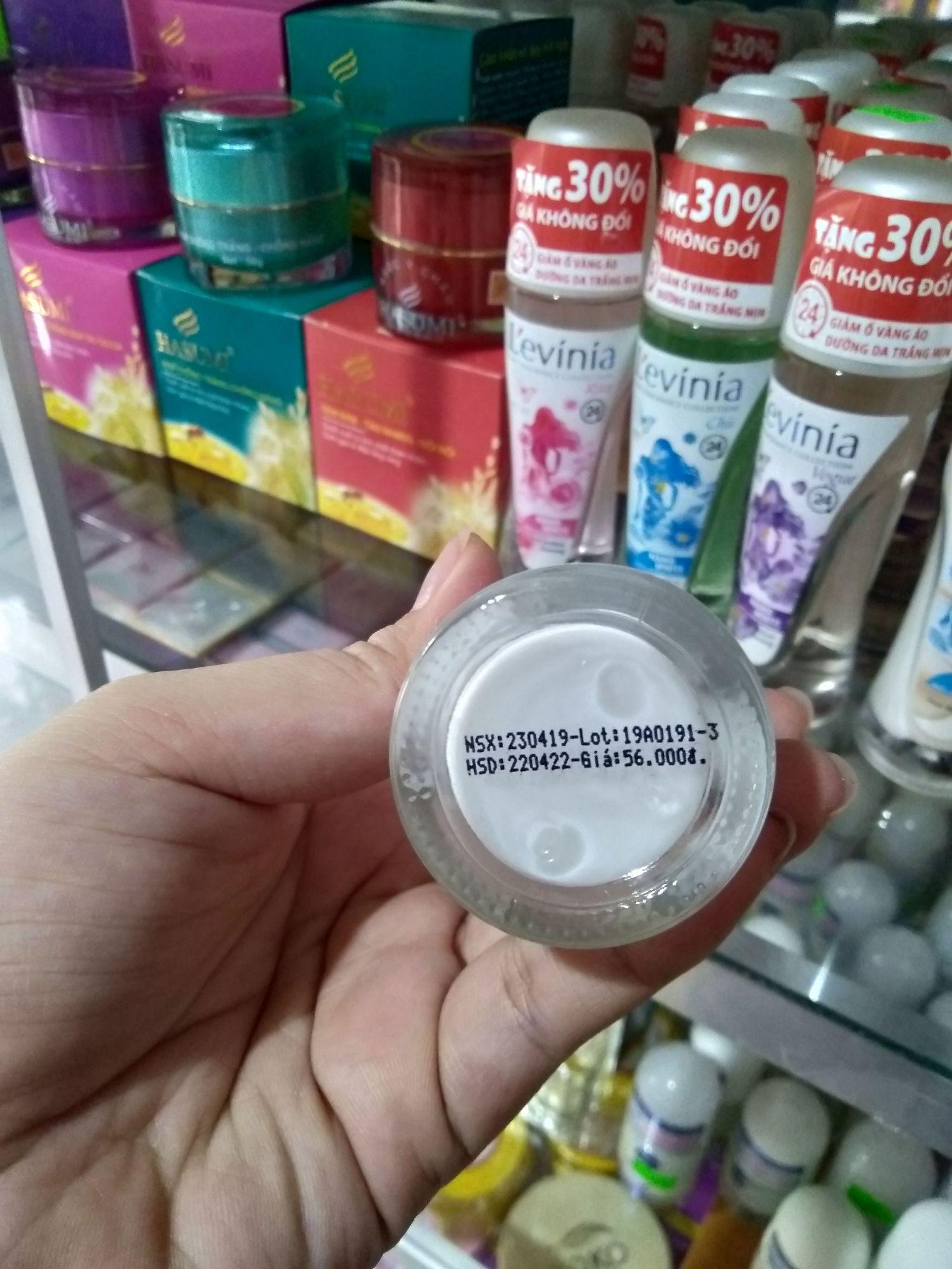 Lăn khử mùi Levinia dưỡng trắng da ngọc trai