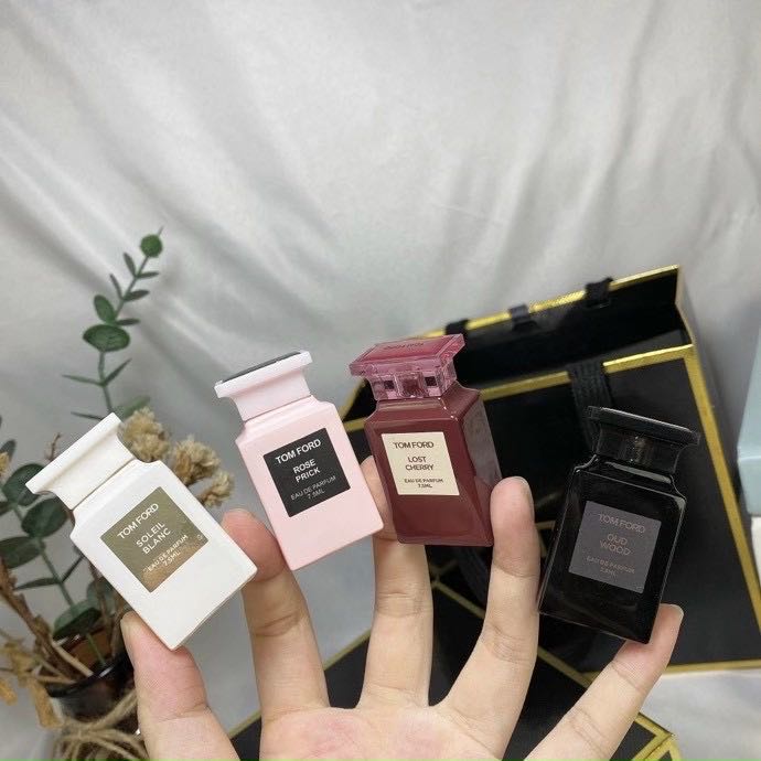 set nuoc hoa mini tomford 4pcs moi chai 7,5ml