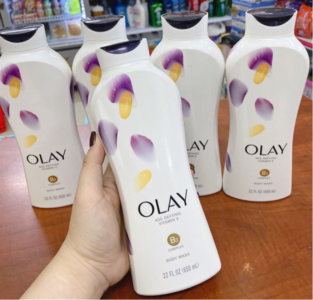 Sữa tắm Dưỡng Ẩm Chống Lão Hóa Olay Age Defying 650ml