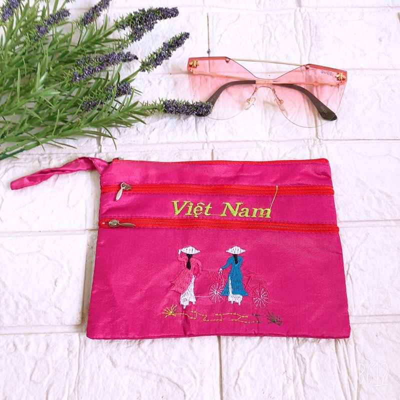 Ví Lụa Thêu Cô Gái Việt Nam