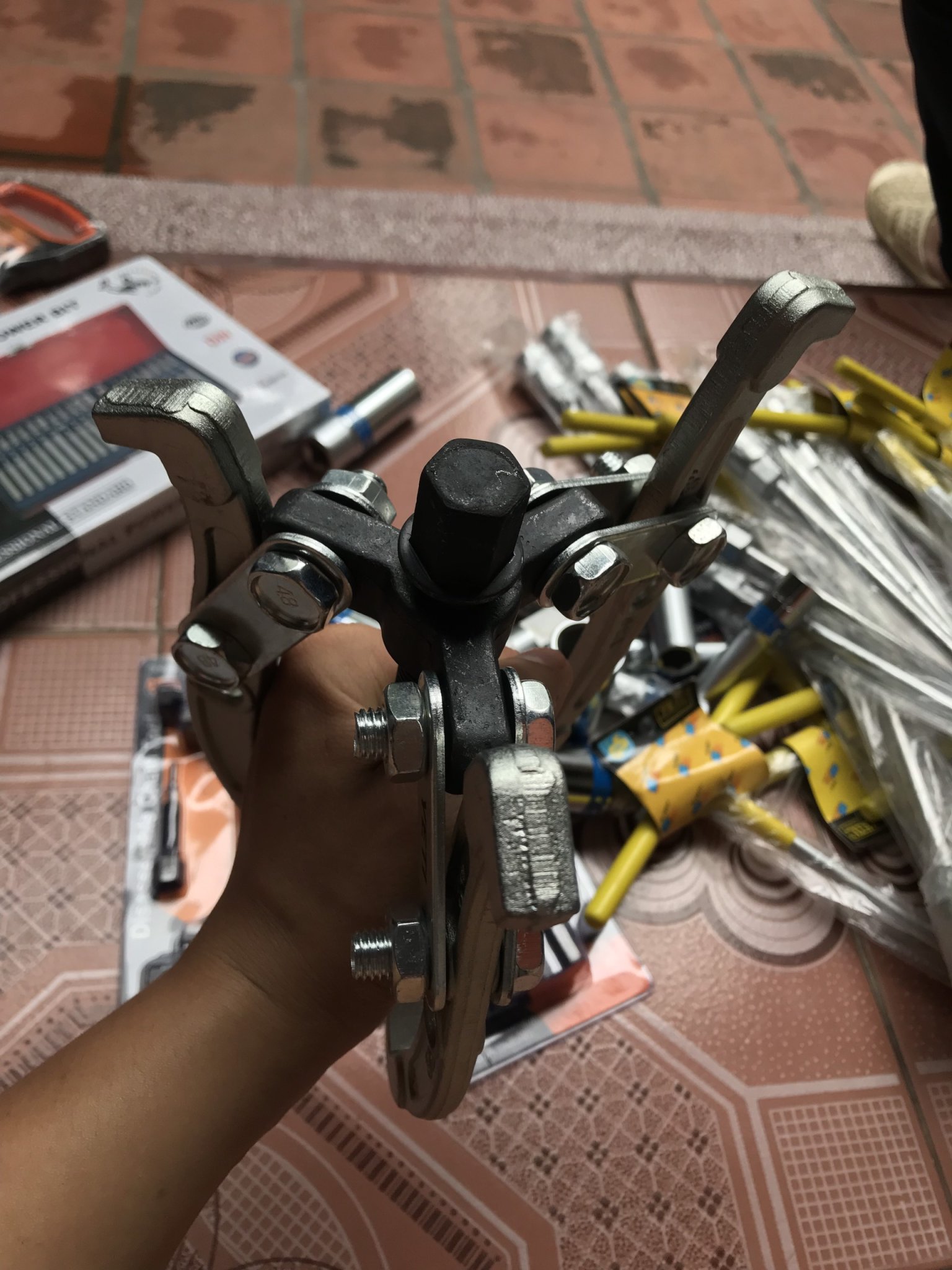 Cảo 3 Chấu 6'' 150mm 3 Lỗ