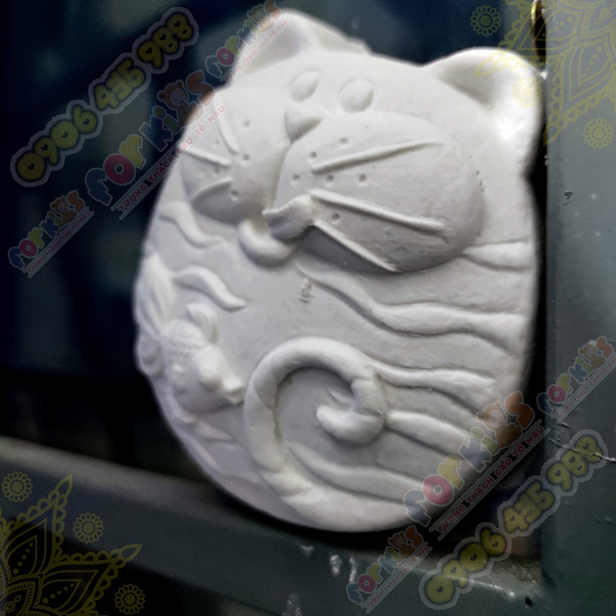 Relief painting cat round, size M, gypsum statue (without color)