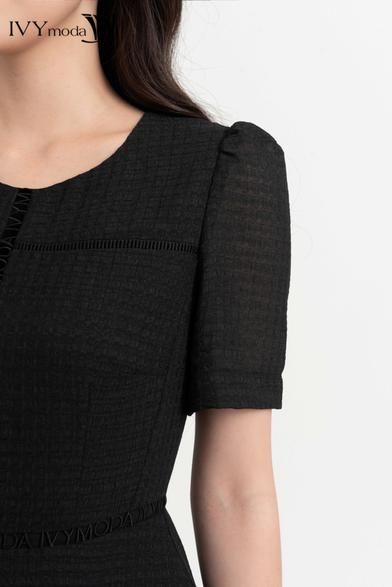 Đầm lụa ôm dáng xòe IVY moda MS 48M8290