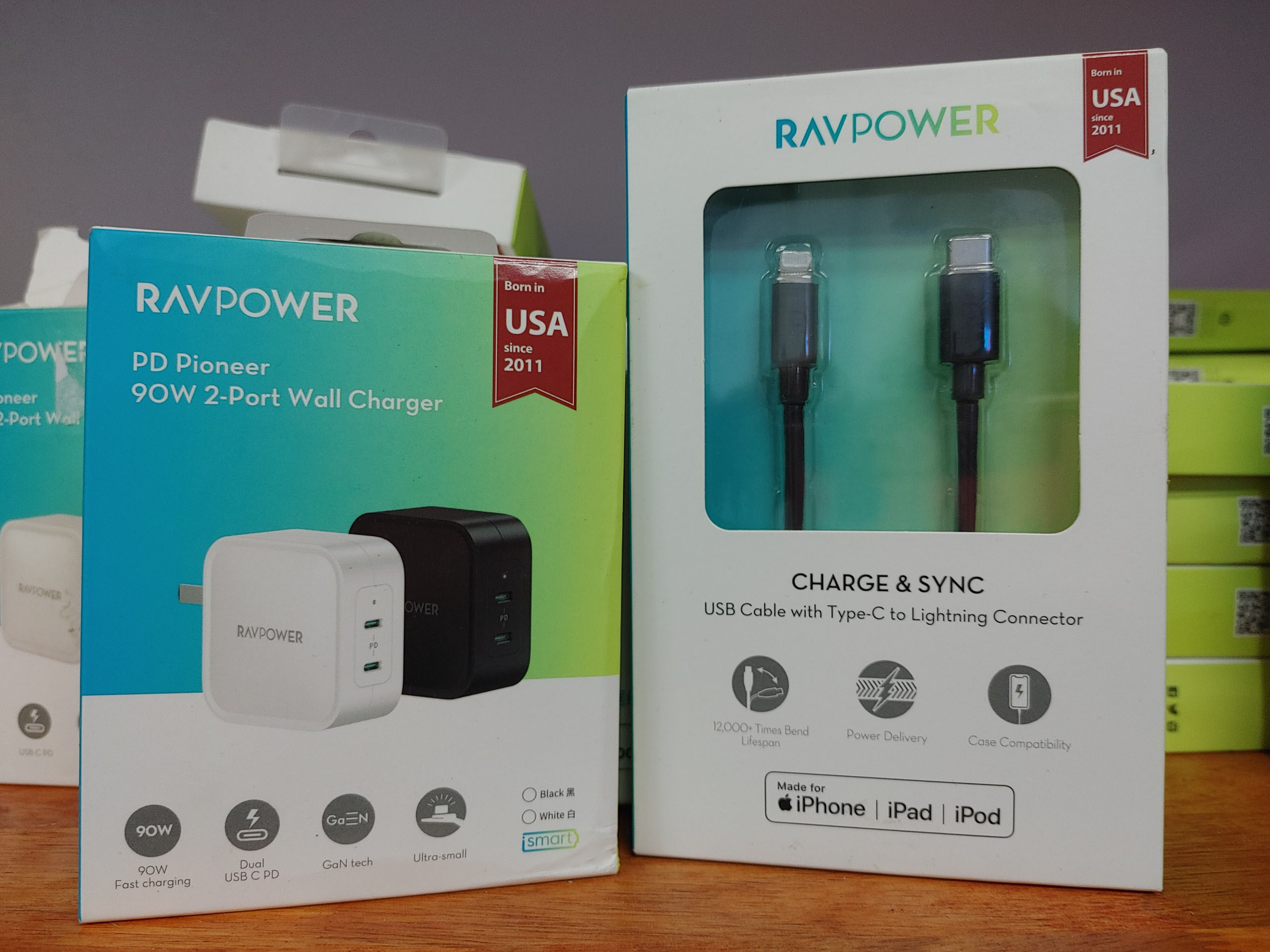 Củ sạc / Cốc sạc Ravpower 90W kèm cáp C to C