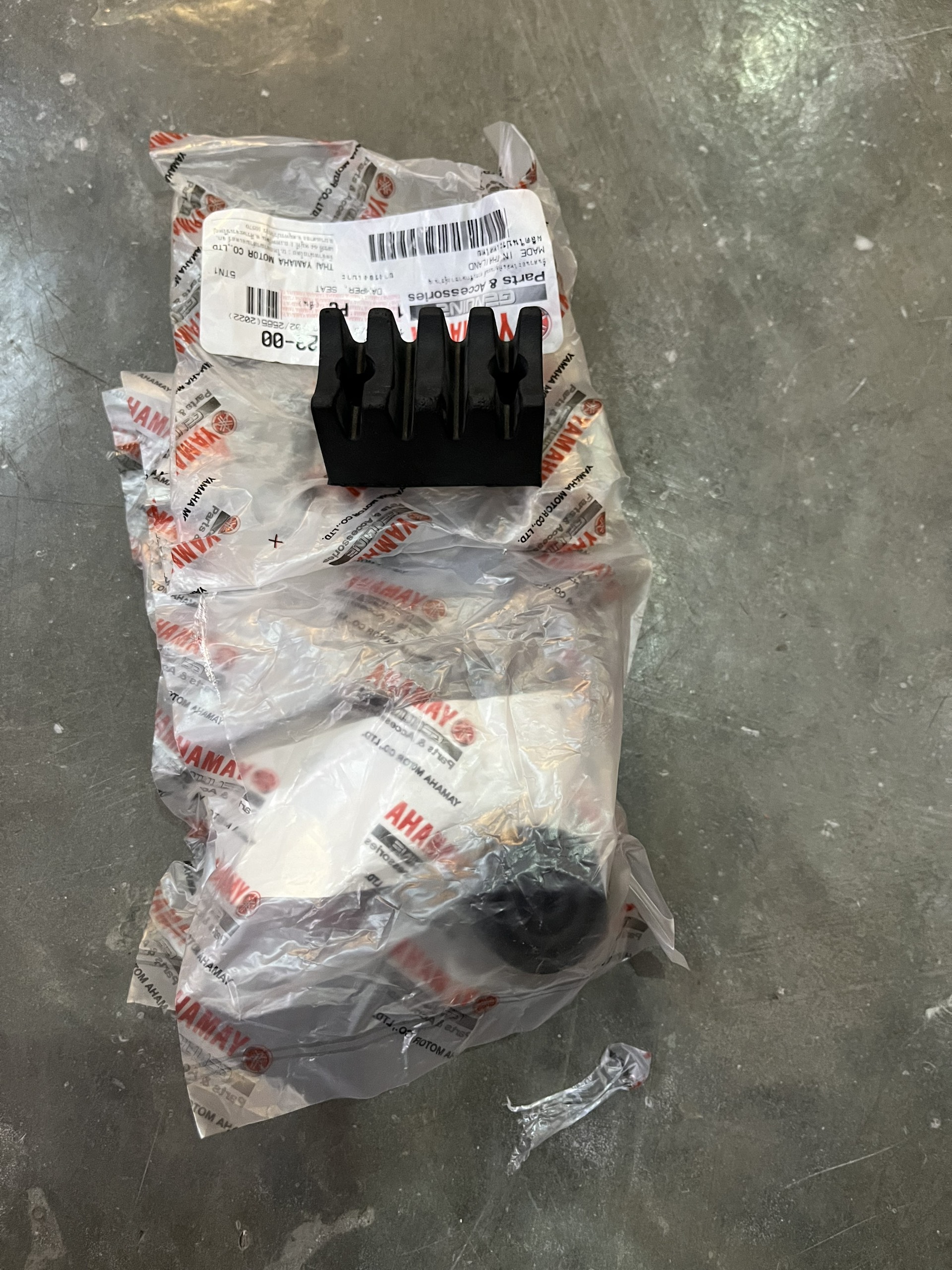 Bộ cao su yên Spark 135 chính hãng Yamaha thailand