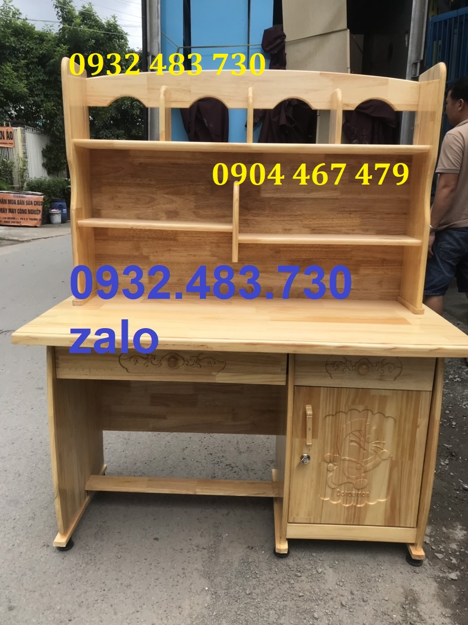 Bàn học sinh liền kệ gỗ 1m phờ ri ship HCM