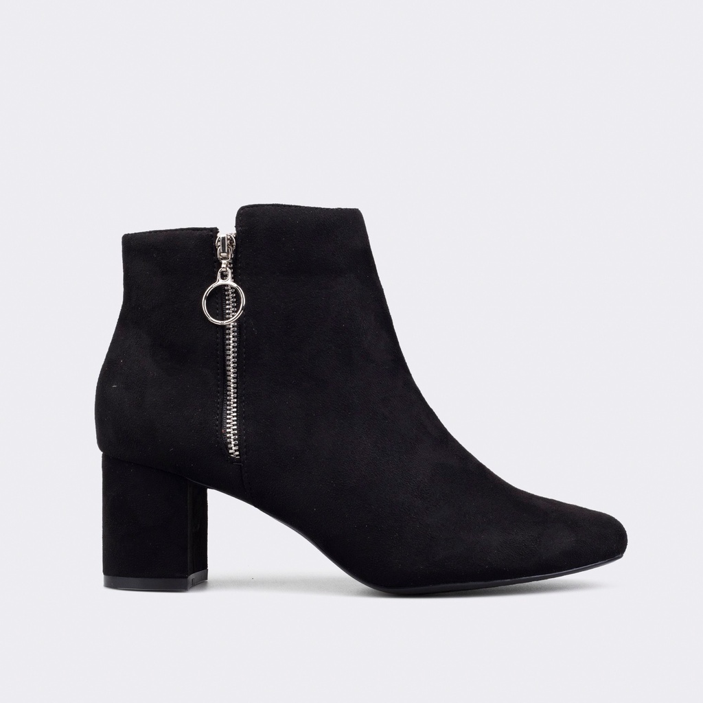 Giày boot nữ mũi tròn ChristinA-Q BOT108