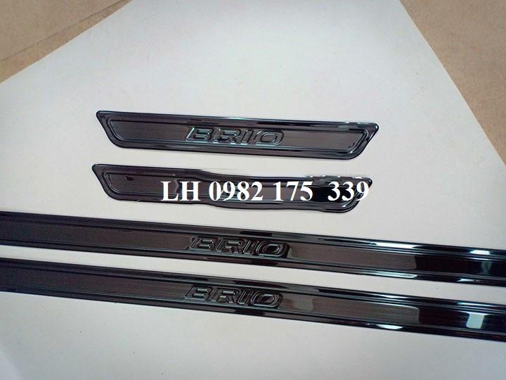 ỐP BẬC NGOÀI TITAN THEO XE HONDA BRIO 2019