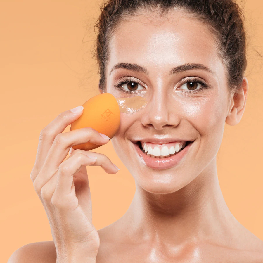 Mút Trang Điểm Real Techniques Có Hộp Đựng Tán Nền Mịn Hơn