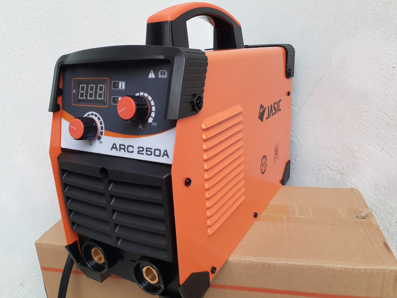 MÁY HÀN ĐIỆN TỬ JASIC ARC 250C