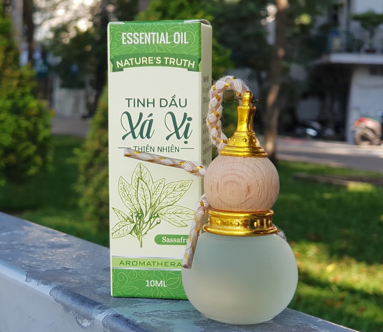 Tinh dầu xá xị treo xe