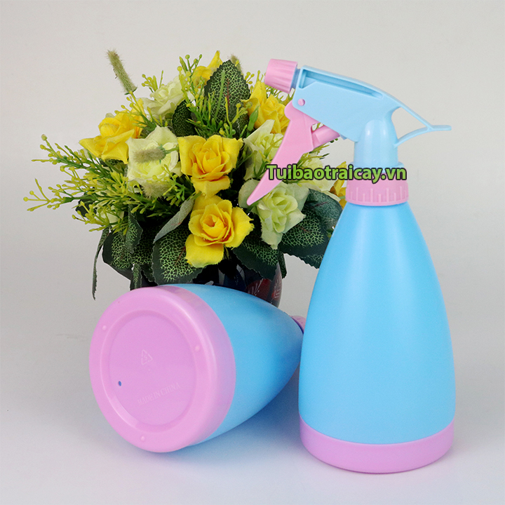 Bình xịt tưới cây 0.5 lít màu xanh