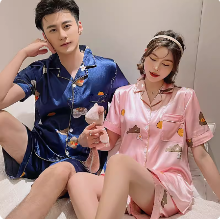 Bộ đồ ngủ pijama bằng lụa bóng gợi cảm cho cặp đôi