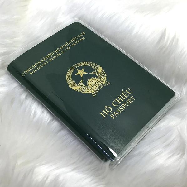 Bao hộ chiếu / passport trong, có khe đựng thẻ (Loại 1)