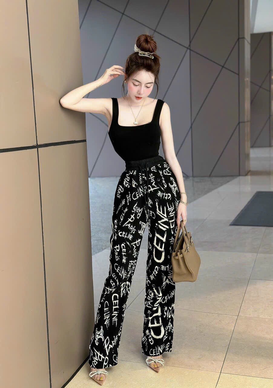 Đồ bộ thun cá tính mặc dạo phố mẫu mới sang chảnh, quần ống rộng in chữ và áo thun hai dây chữ U màu đen