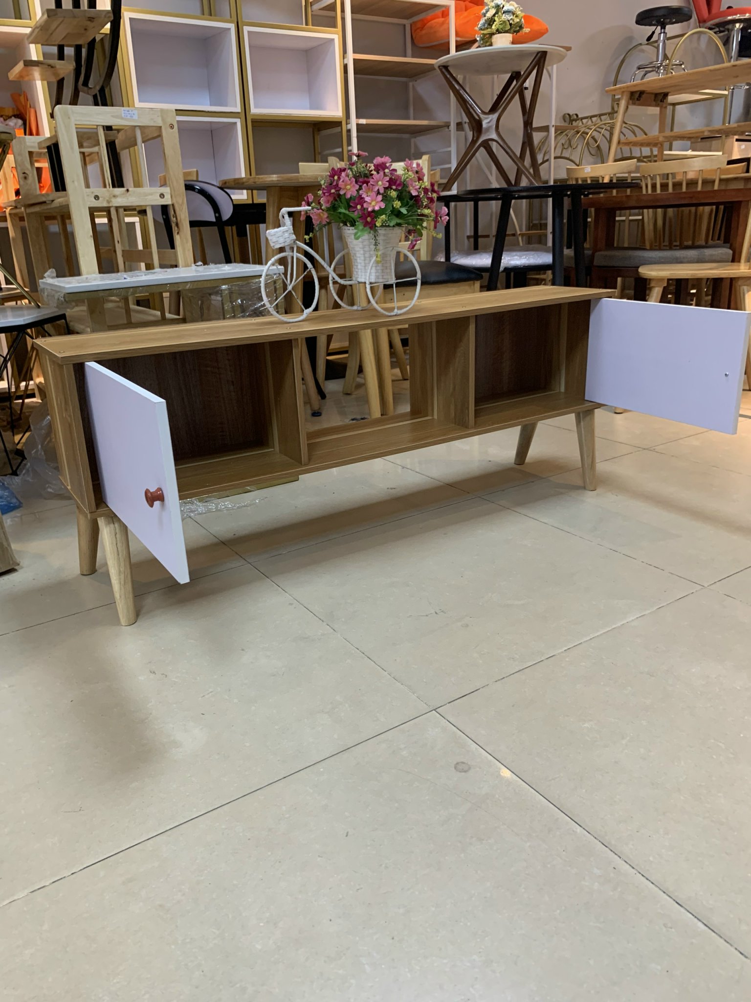 Kệ tivi gỗ 1m2