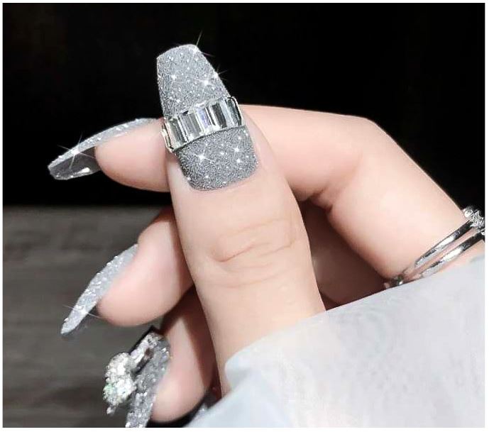 Kim Tuyến siêu sáng rắc trang trí móng