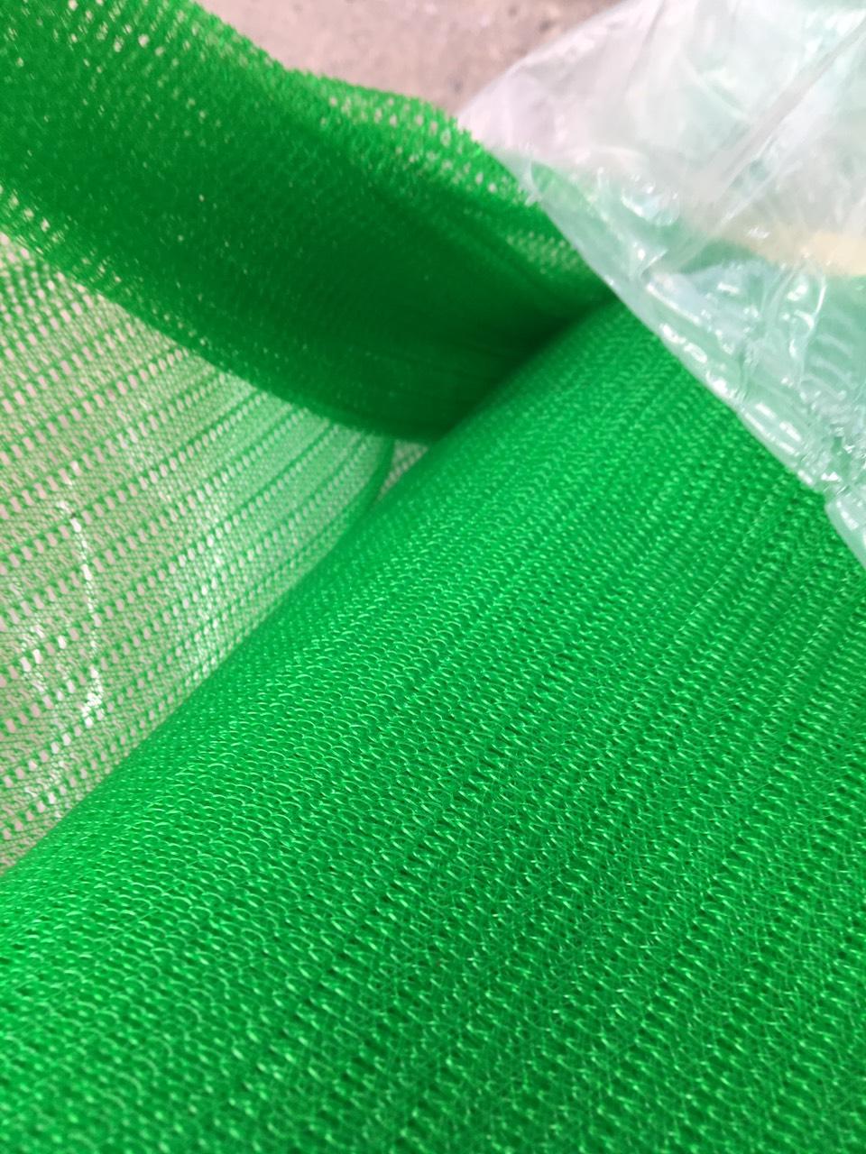 Lưới dệt kim MÀU XANH Nhập khẩu Đài Loan khổ 4m 70 % che nắng. Tính theo mét tới