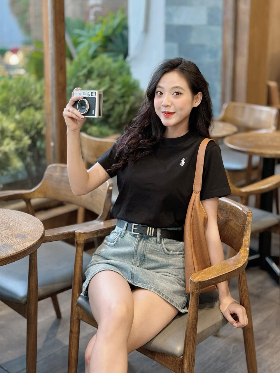 Áo phông trơn thêu ngựa phom rộng - 247StoreFashion - Aophongngua8082_P4K16