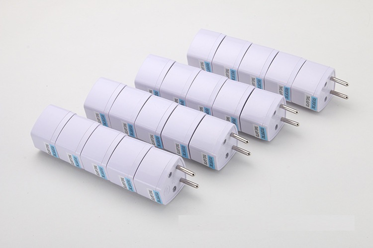 Đầu Chuyển Đổi Ổ Cắm 2 Chấu Thành 3 Chấu Tiện Dụng