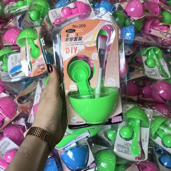 Bộ dụng cụ pha kem đắp mặt 4in1