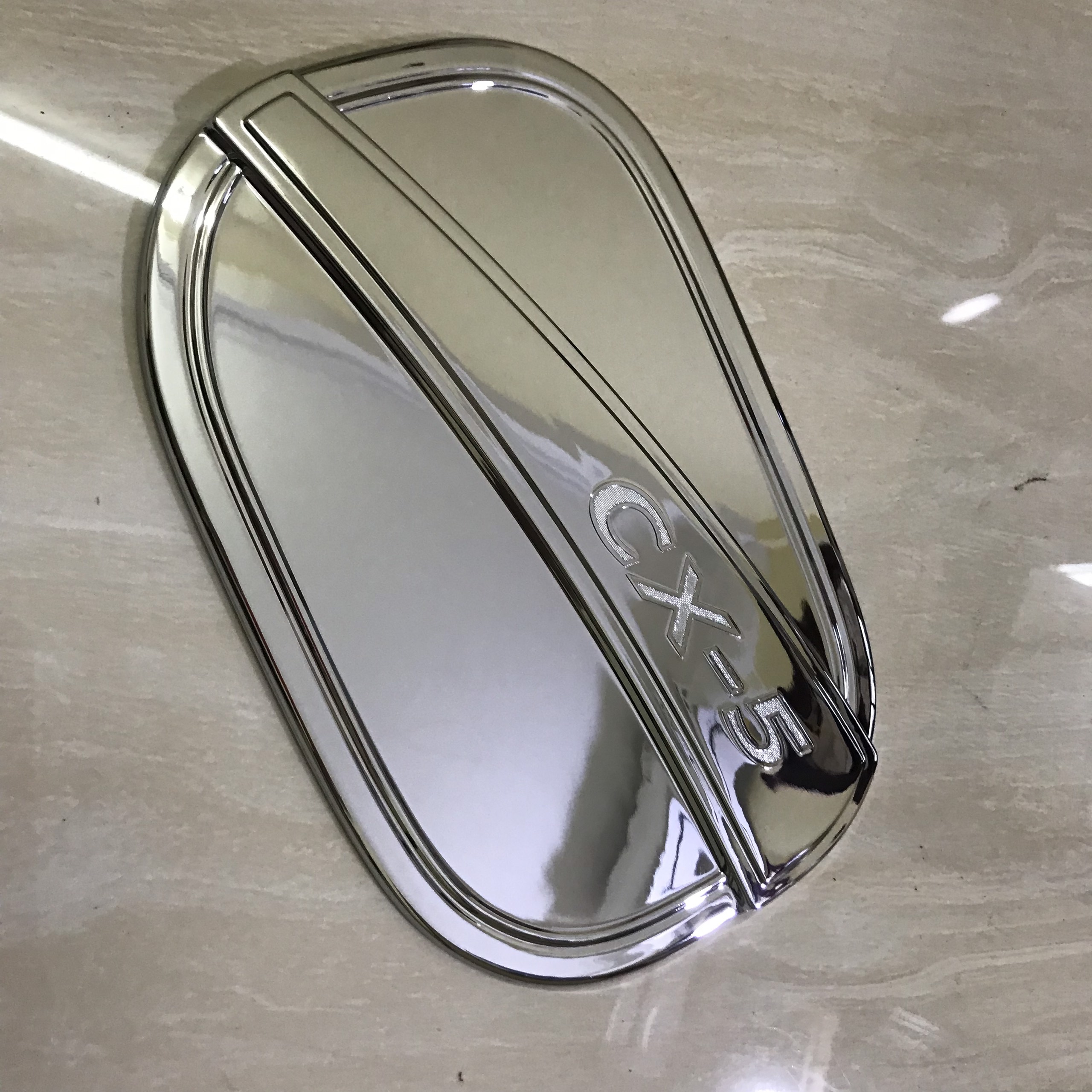 Ốp nắp bình xăng Mạ crom cho xe Mazda Cx5 2017-2023