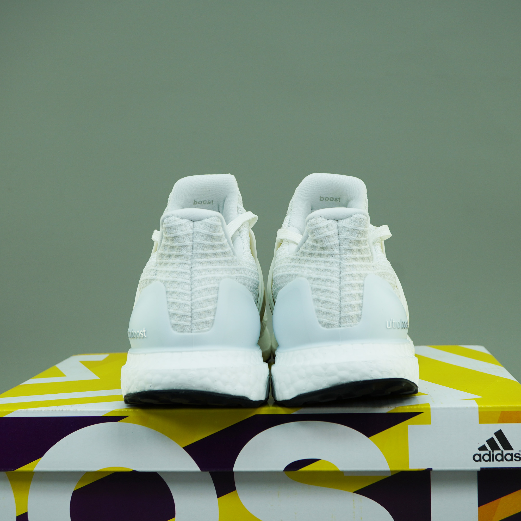 Giày running Ultra Boost 4.0 Triple White