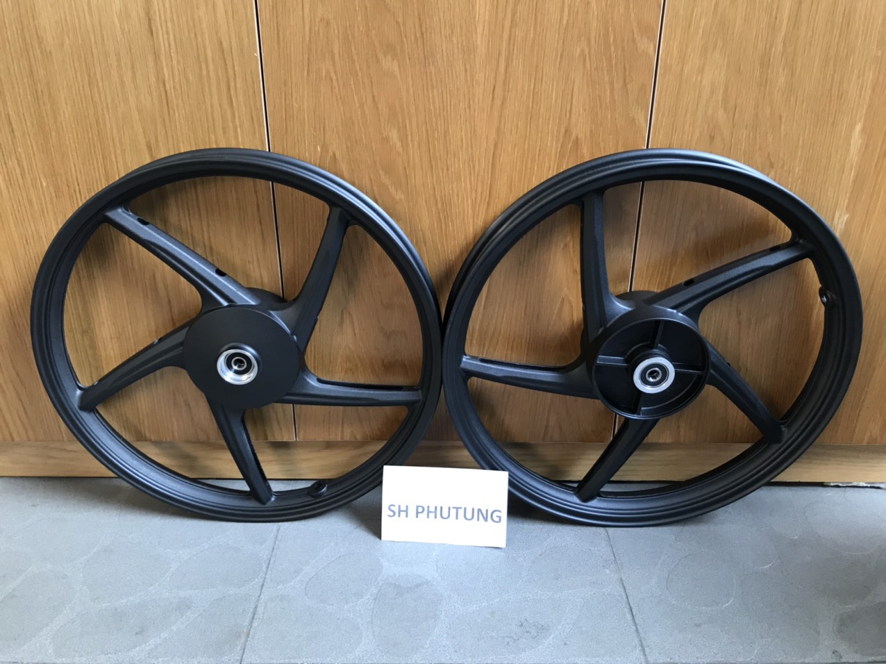 MÂM VÀNH ĐÚC 5 CÂY RAPIDO ĐÙM(PHANH CƠ) 110 ZIN CHO WAVE @ 110,BLADE,DREAM VIỆT,WAVE RSX 110 GẮN ZIN KHÔNG CHẾ CHÁO THEO XE