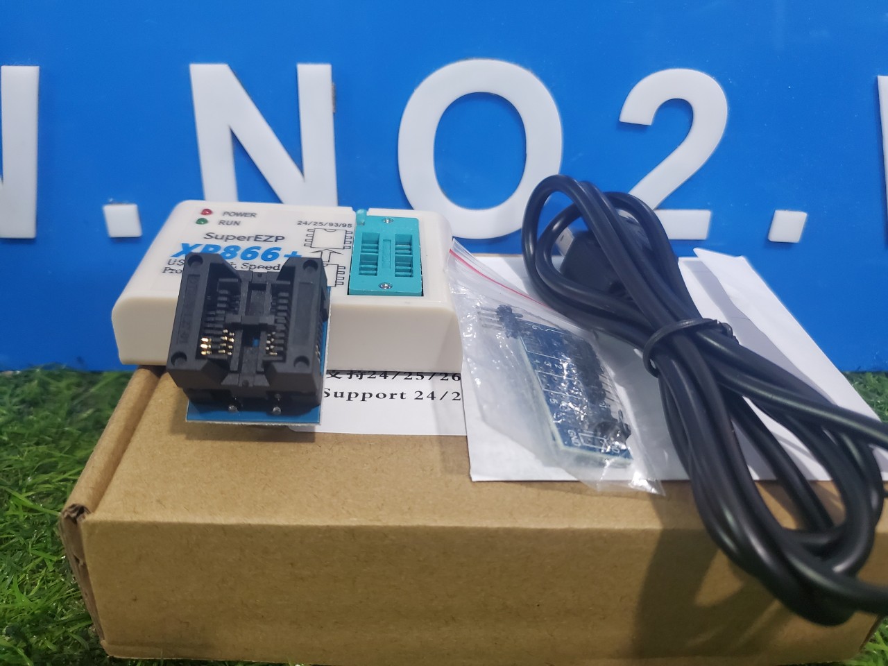 Máy nạp rom mini xp866+, hỗ trợ nhiều ic , tốc độ tốt . máy và đế 8 chân to