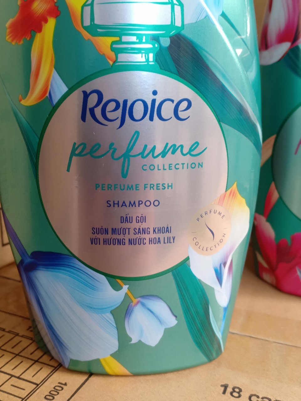 DẦU GỘI REJOICE LILY 650G