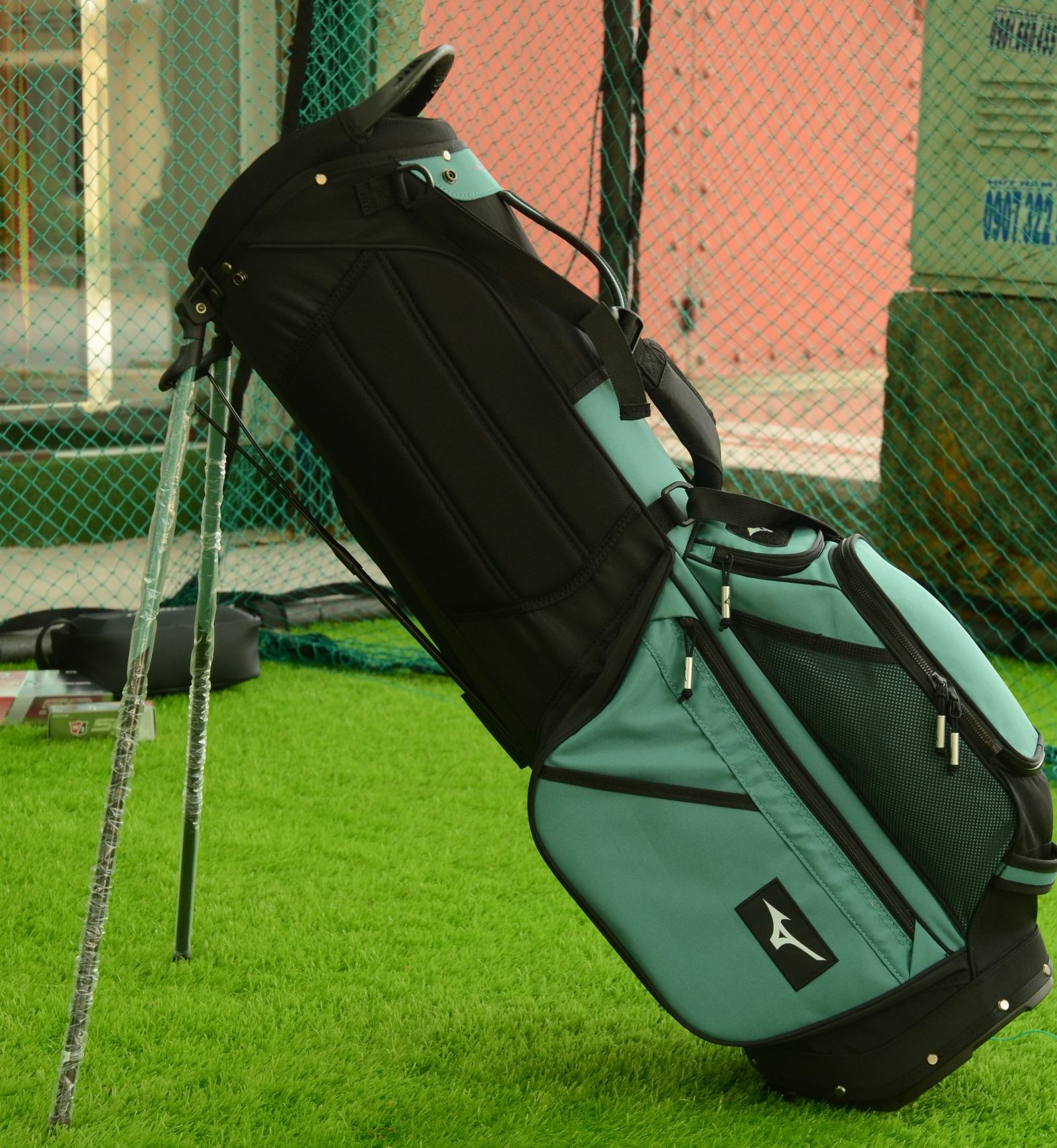 BR-D3 (Stand Bag 4 - Way Cuff)