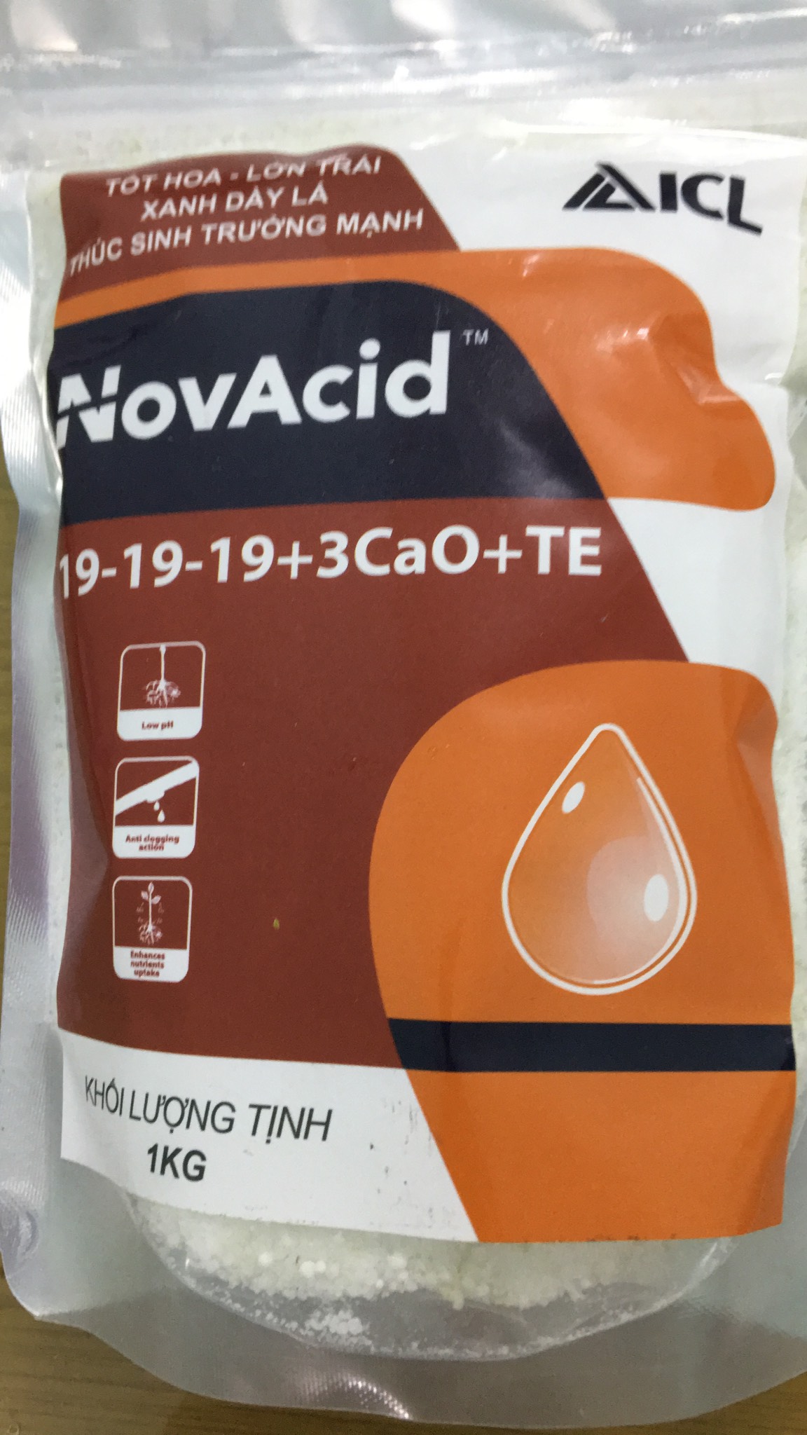 Phân bón npk novacid 19-19-19+cao +te hòa tan 100% phân bón lá hoặc nhỏ giọt túi 1kg