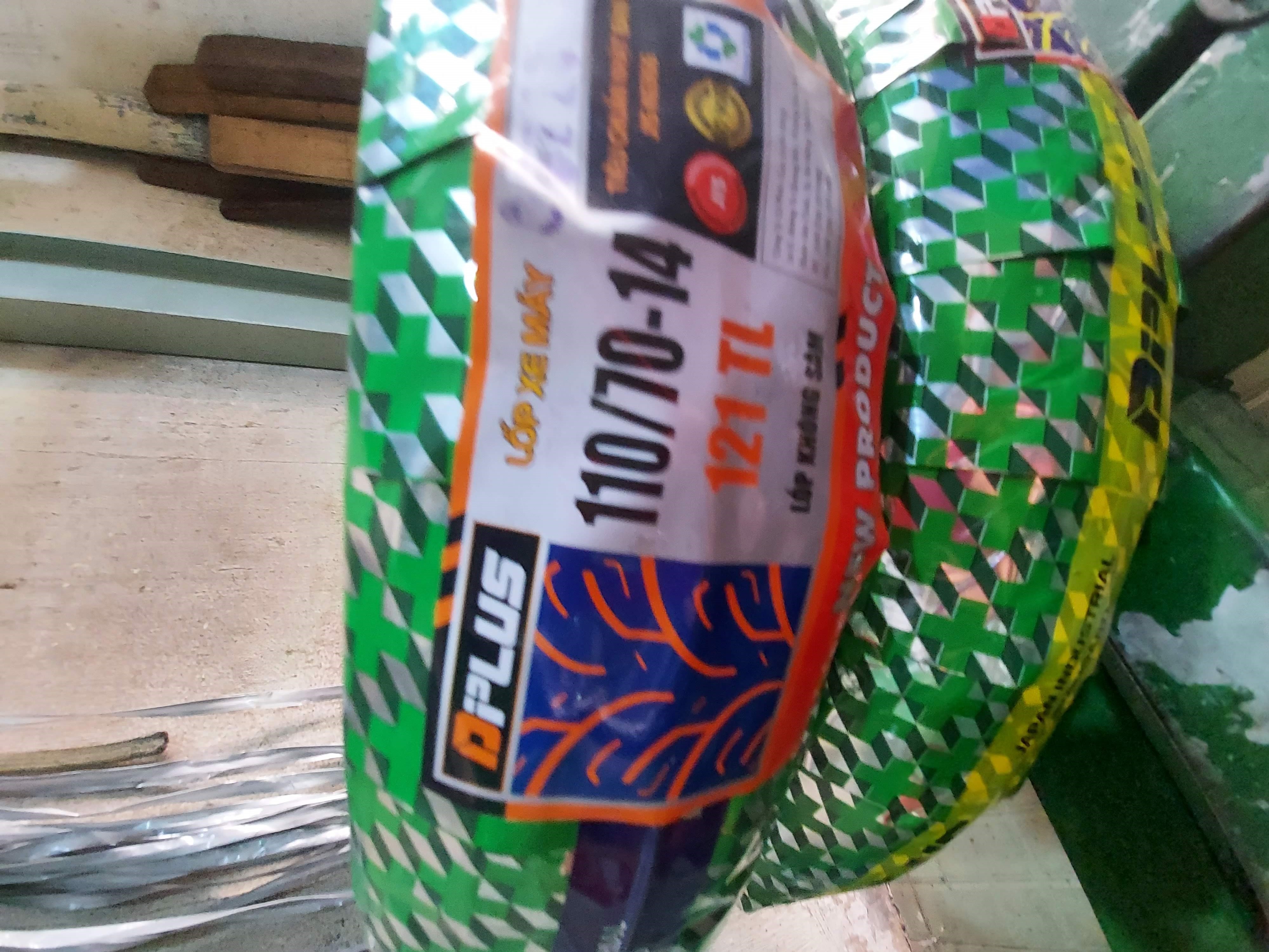 Lốp (Vỏ) Sau KHÔNG SĂM (RUỘT) Janus 110/70-14 DPLUS