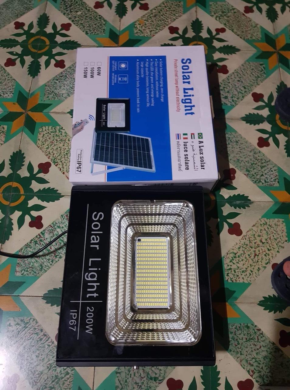 Đèn năng lượng mặt trời 200w 289