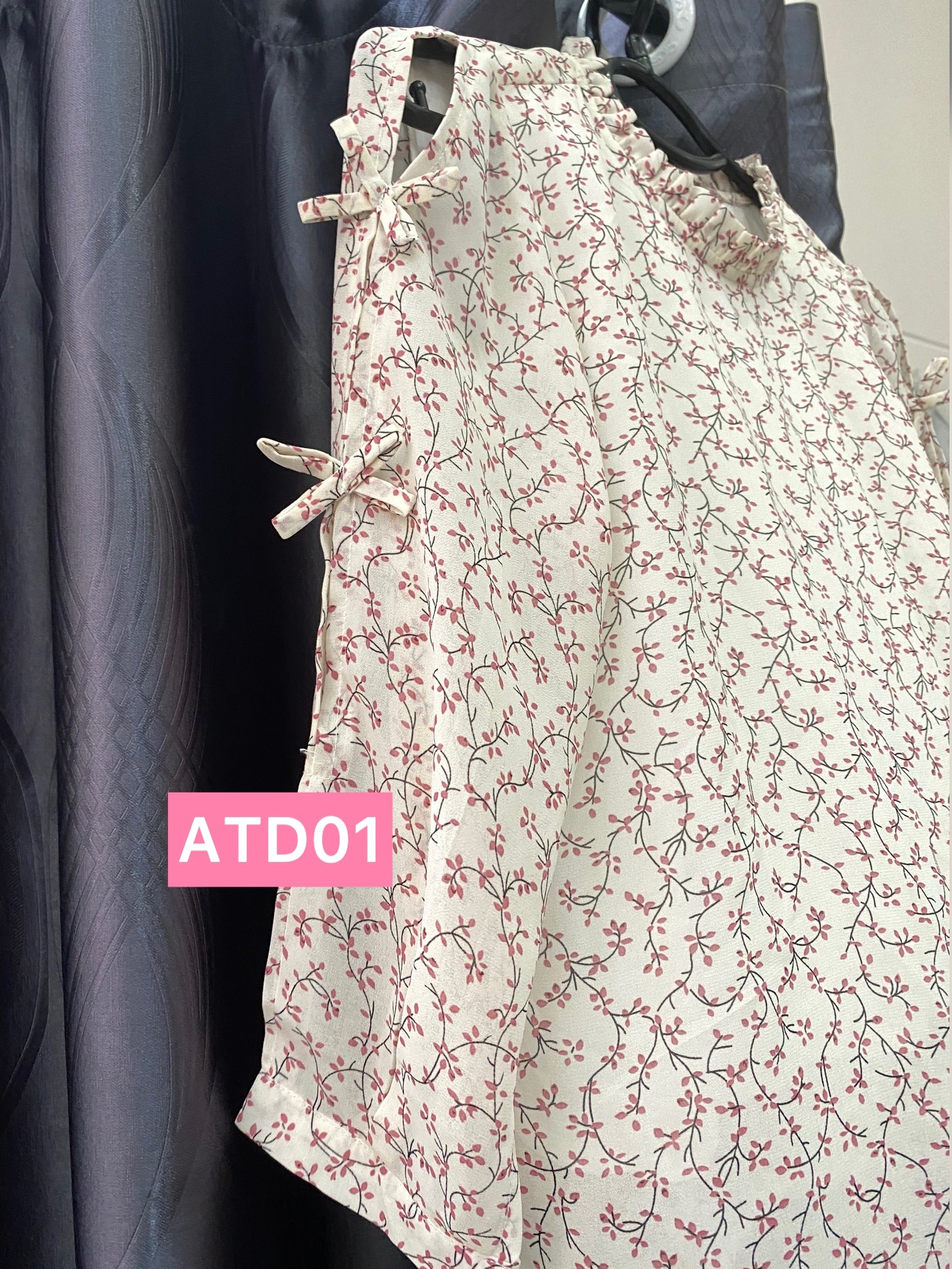 Áo Cổ Bèo Tay Nơ